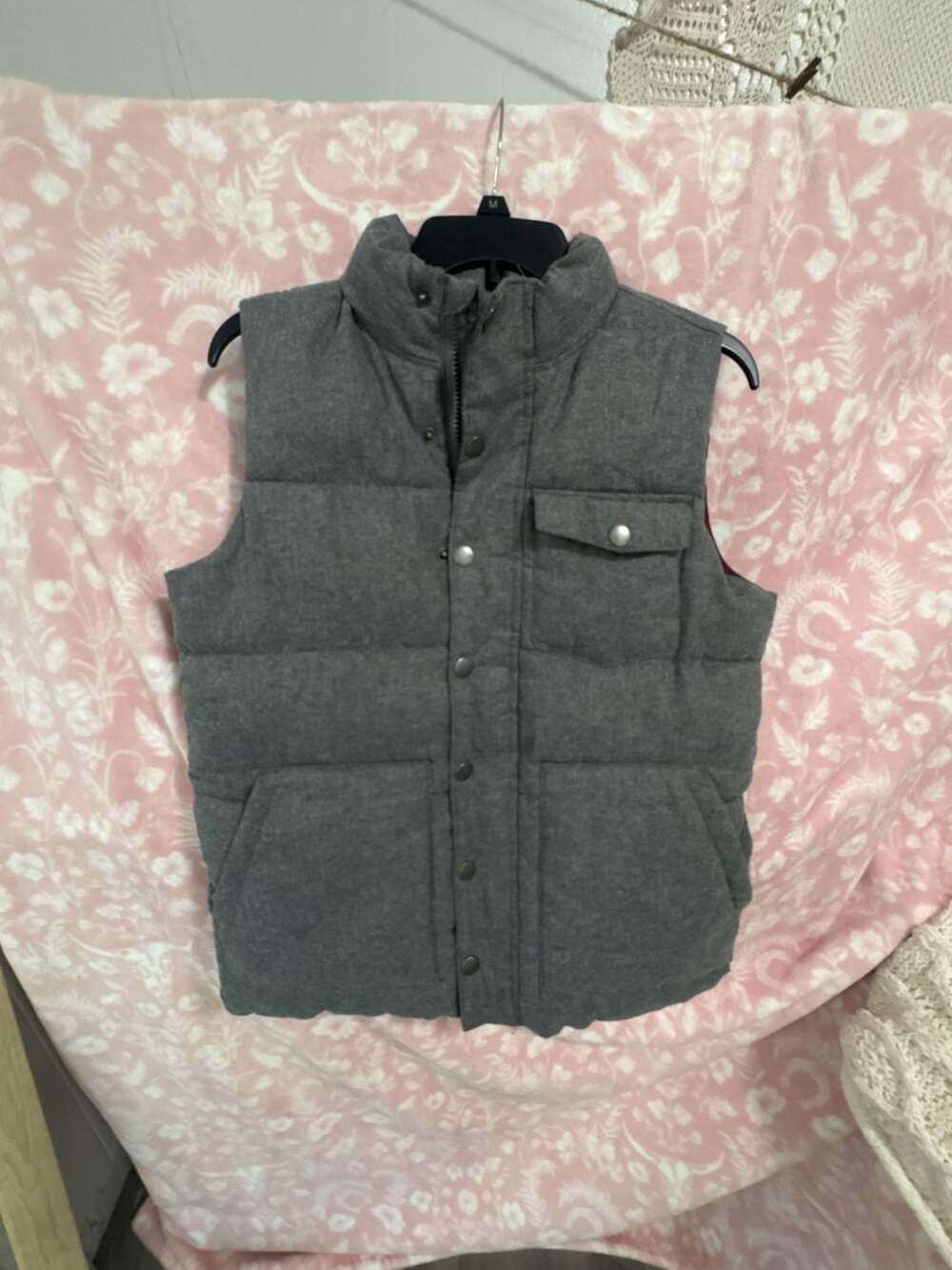 Old Navy Boys Gray Puffer Vest with Maroon Lining Size XL (14-16)
